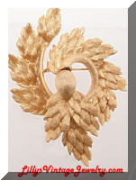 Vintage Lisner Golden Swirling Leaves Wreath Brooch