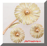 Vintage KRAMER Yellow Flowers Brooch Earrings Set